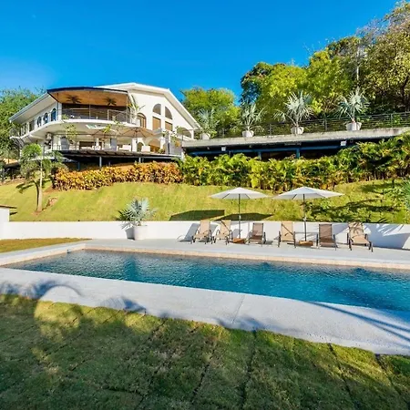 Casa Vista Prieta Ultra-Luxurious With Pool Gym And More